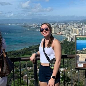 Meet your Posher, Corinne